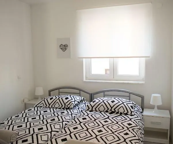 Apartma Rene بورتوروز