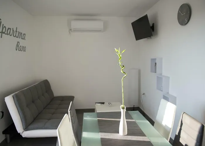 Apartma Rene بورتوروز